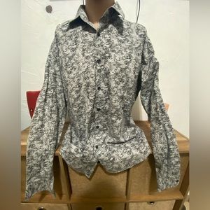 2/$5 Add another item to bundle. 
Cultura floral grey shirt
